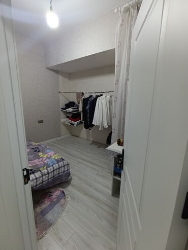 Həyət evləri və villaların satışı: Satılır: Milli Aviasiya Akademiyasının rektoru arxası Məscidin yanı — 14