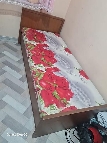 Tək nəfərlik çarpayı – altı saxlama bölməli - Ölçü: təxmini 90x190 sm