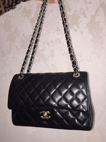 chanel sumkalar: Chanel çanta yenidir işledilmeyib 
Qara rengde 
15 manat