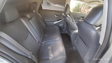 honda git: Toyota Prius: 2011 г., 1.8 л, Вариатор, Гибрид, Хэтчбэк — 2