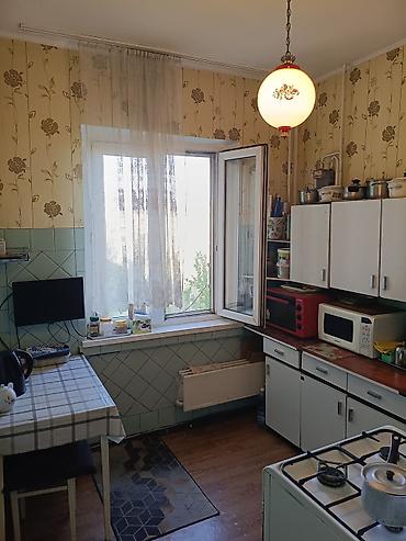 110: 3 комнаты, 78 м², Золотой квадрат 106 серия, 8 этаж, Старый ремонт — 1