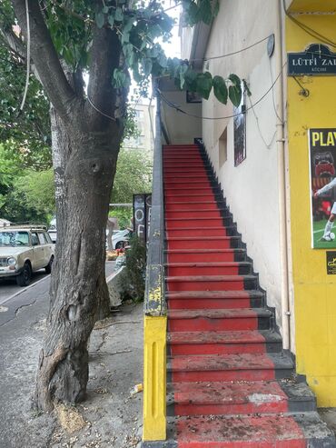 Restoran, kafelər: İcarəyə verilir: Lütfi Zadə küçəsində yol kənarında, ikinci mərtəbədə