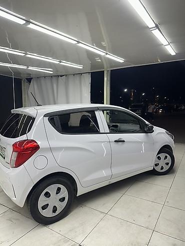 chevrolet van: Chevrolet Spark: 2020 г., 1 л, Вариатор, Бензин, Хэтчбэк — 4