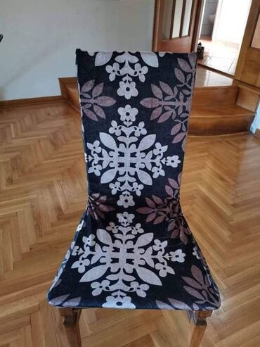Prekrivači za nameštaj: Plisane univerzalne navlake set od 6 komada 
Cena 2150 dinara na lalafo.rs — 8 Prekrivači za nameštaj: Plisane univerzalne navlake set od 6 komada 
Cena 2150 dinara — 8