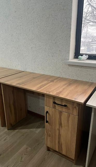 Компьютерные столы: Компьютерный стол, Новый, С полками — 1