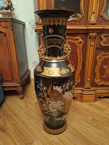 decor qiymeti: Qedimi kitay vazasi 1 metr boyuklukde