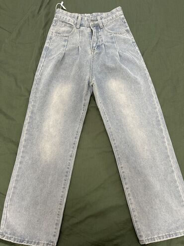 бордовые джинсы мужские: Джинсы XS (EU 34)