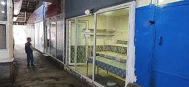 quba 5 sotlar: Zaqatala bazarinda magaza satilir. muxax bazari adlanan yerde teserfat — 2