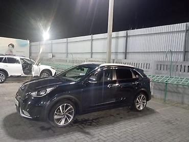 Панели, обшивки: Центральная консоль Kia 2017 г., Б/у — 10