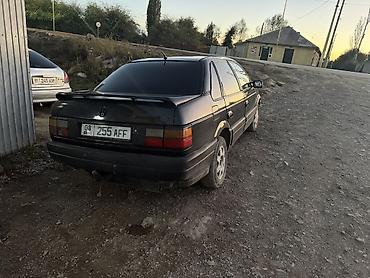 Volkswagen: Volkswagen Passat: 1992 г., 1.8 л, Кол менен иштөөчү, Седан — 3