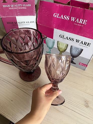 стеклянный кувшин: Набор посуды из цветного стекла Glass Ware. Состав: - Графин/кувшин — 2