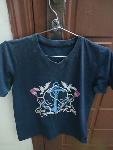 Köynəklər: Hərbiri təzə kimidi 10 .12 yaş uşaqlar üçün hamısı bir yerdə 30m — 8