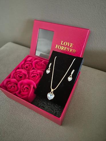 mona snizenje: Elegantan poklon set nakita u luksuznoj roze kutiji sa mirisnim — 6