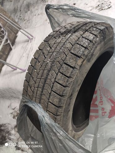 Шины: Шины 225 / 55 / R 17, Зима, Б/у, Комплект, Легковые, Япония, Bridgestone