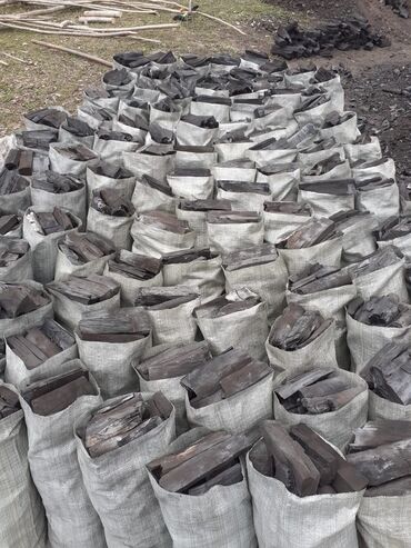 Kömür: Gec sonen yuksek kefiyyetli komur 5.5m dan 7.5man kimi cox alana — 5