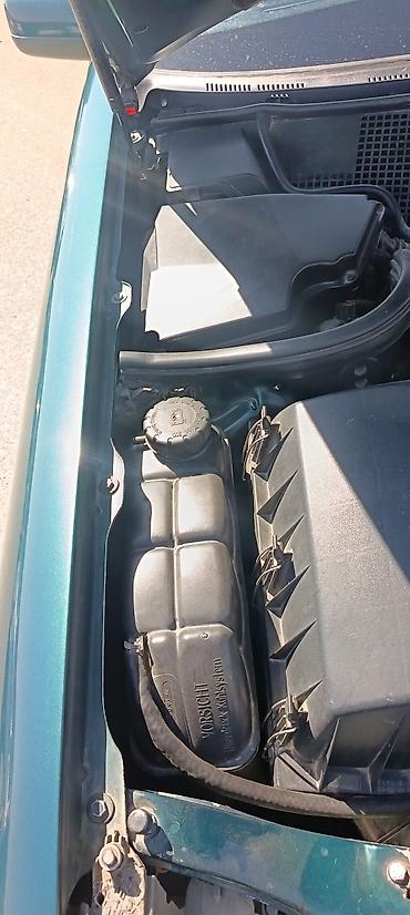 arxa kapot: Mercedes-Benz E-Class: 2.4 l | 1998 il Sedan — 2