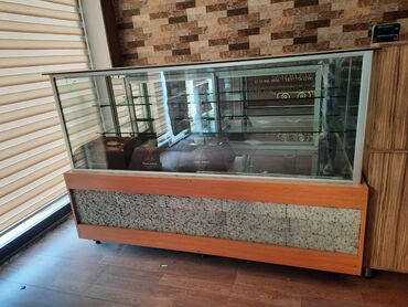 Çəngəllər: Quru vitrin 660 Azn. Uzunluq 2metr,hundurluk 125sm, derinlik 67sm