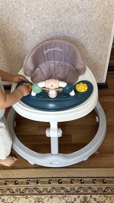 детские ходунки цена: Продается ходунок Babywalker Пользовались 2-3 месяца В отличном