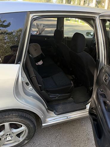 вмятина: Honda Stream: 2004 г., 2 л, Автомат, Бензин, Минивэн — 9