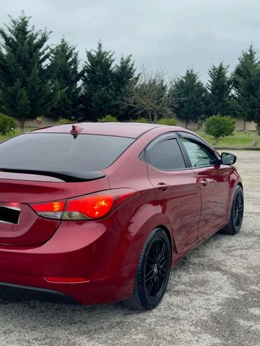 Hyundai: Hyundai Elantra: 1.8 l | 2016 il Sedan — 5