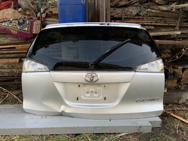 калдина 2005: Крышка багажника Toyota
