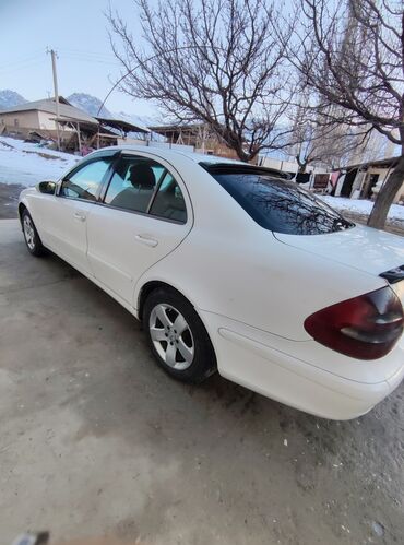 Mercedes-Benz: Mercedes-Benz E-Class: 2003 г., 2.1 л, Механика, Дизель, Седан