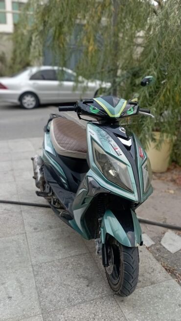 Mopedlər,skuterlər: - moped