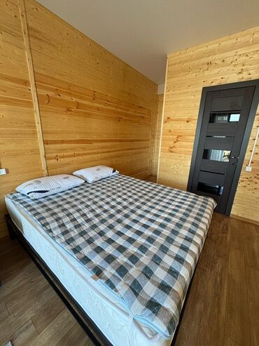 Двухъярусные кровати: Гостевой дом в Бостери — 18 номеров, 10 мин до пляжа Размер участка 10 — 6