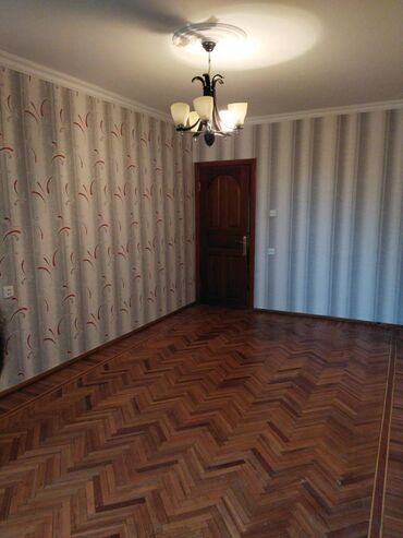 Köhnə tikili: Bakı, 4 otaqlı, Köhnə tikili, m. Əhmədli, 95 kv. m — 2