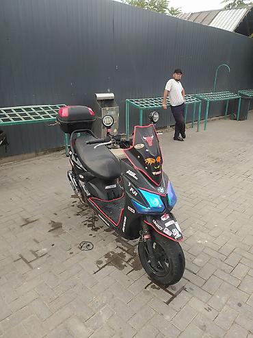 скутерето: Скутер Honda (стайлинг под спорт) с тюнингом и дополнительванием — 2