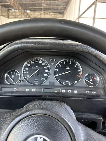 салон от бмв: BMW 3 series: 1986 г., Седан — 10