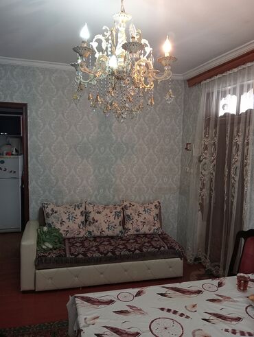 продается 2 х комнатная квартира: Xırdalan, 3 otaqlı, Köhnə tikili, 144 kv. m