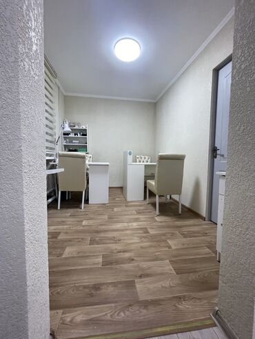 арендовать место в салоне красоты: Сдаю Кабинет в салоне, 10 м², Для мастера по маникюру