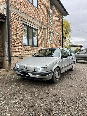Volkswagen Passat: 1990 г., 1.8 л, Механика, Бензин, Лифтбек