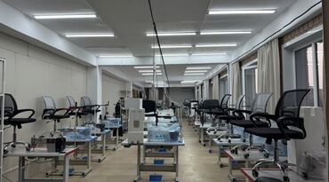 продаю пол дом район рабочий городок: Сдаю в аренду половину помещения под цех, закройный стол и все