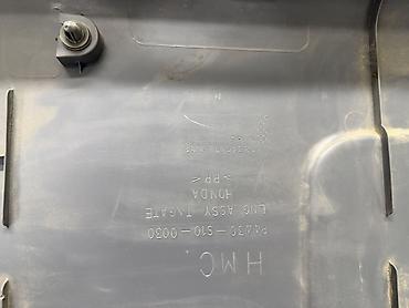 bud e9: Накладка крышки багажника Honda, 1999 г., Б/у, Оригинал — 10