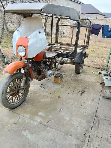 rks moped: Yükdaşıma üçün özəlləşdirilmiş üçtəkərli motosikl karkası. porşen — 1