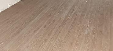 linolyum qiymeti: 14 mm qalınlığında, ümumi sahəsi 50 m² olan laminat satılır. Laminat — 1