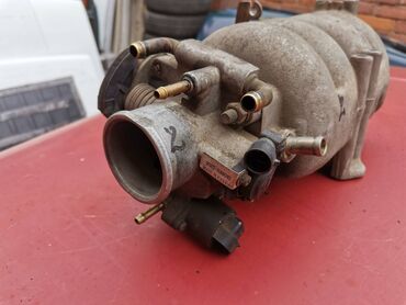 Auto delovi: Usisna grana sa klapnom i senzorima Lada 21214 Niva broj 2. Polovno — 5