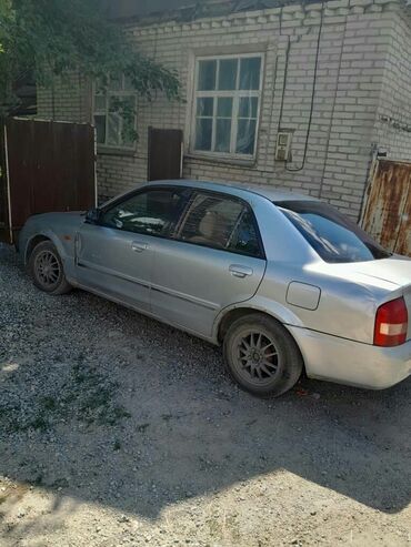 мазда 323 2001: Mazda Familia: 2001 г., 1.6 л, Автомат, Бензин, Седан