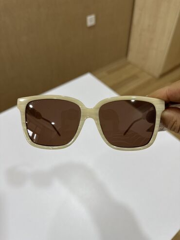 Eynəklər: Gün eynəyi, Gucci — 4