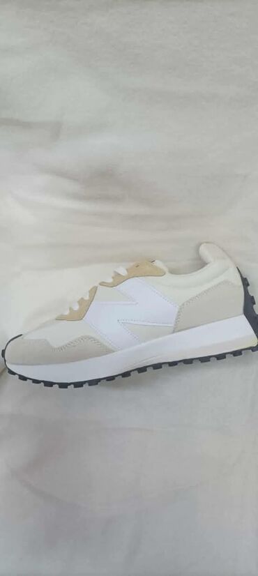 Women's Sneakers and athletic shoes: New Balance, bоја - Šareno — 14