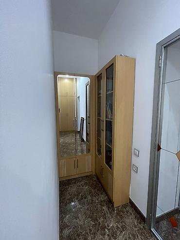 dehliz: Dəhliz üçün bucaqlı dolab dəsti Mağaza baglandığı üçün vitrin — 1
