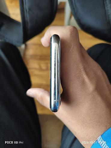 Мобильные телефоны: IPhone 11 Pro Память:256 gb АКБ:100% Цвет: белый Задняя крышка — 3