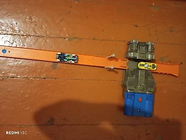 oyuncag: Оригинальный трек Hot Wheels с моторчиком (ускоритель) + 2 — 1