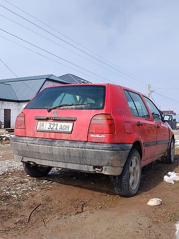 Унаа сатуу: Volkswagen Golf: 1997 г., 1.6 л, Кол менен иштөөчү, Бензин — 3