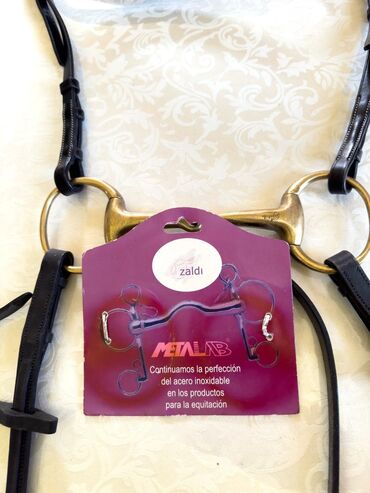 Зоотовары: Продаю комплект конной упряжи премиум-класса: • Трензель Zaldi — 6