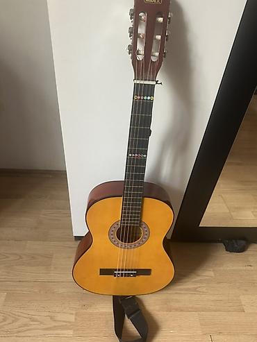 zeng ucun gitara: Klassik akustik gitara – Midex - Brend/model: Midex (etiket “Made in — 1