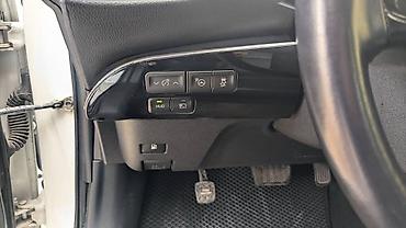 Toyota: Toyota Prius: 2019 г., 1.8 л, Вариатор, Гибрид, Хэтчбэк — 10