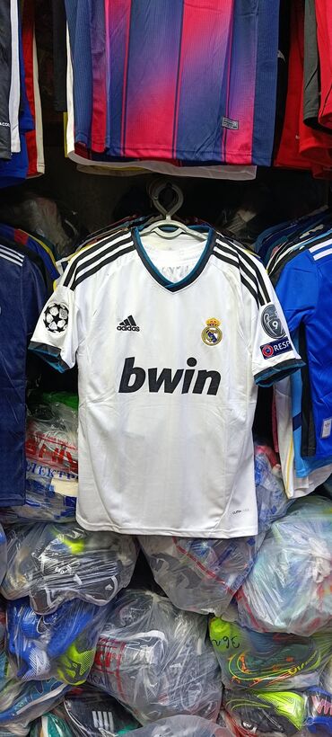 футболки с длинным рукавом: Футбольная майка Real Madrid (домашняя), сезон 2012/13, Adidas